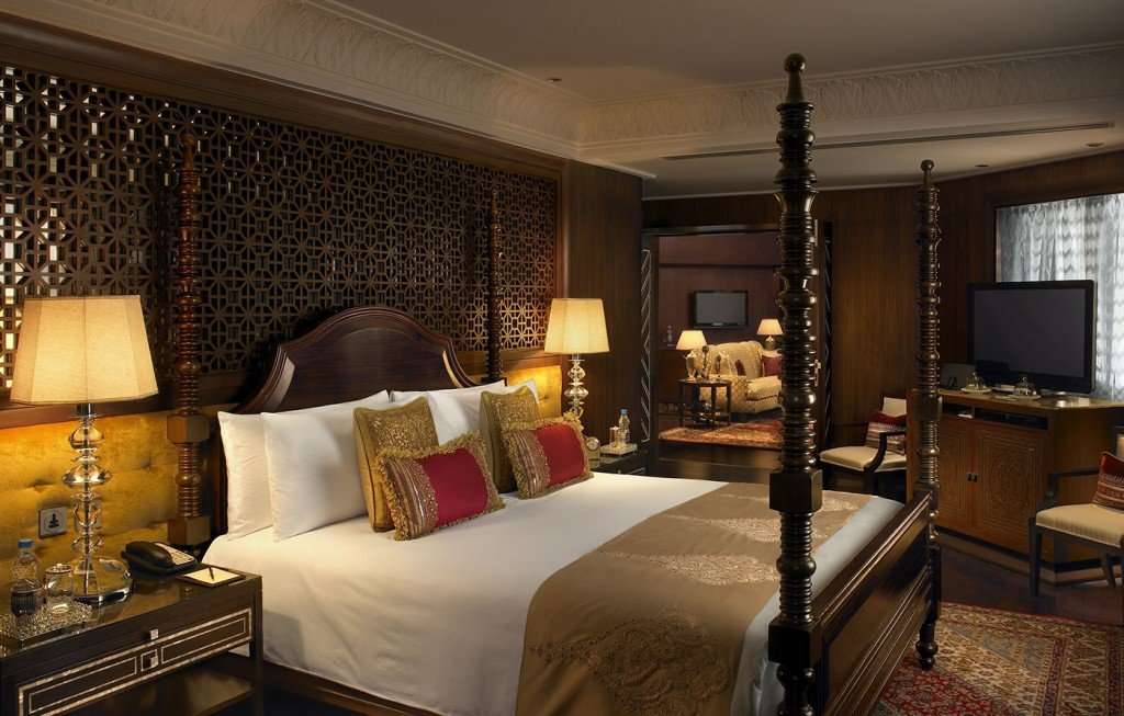 leela-palace-luxury-hotel-udaipur-rajasthan3
