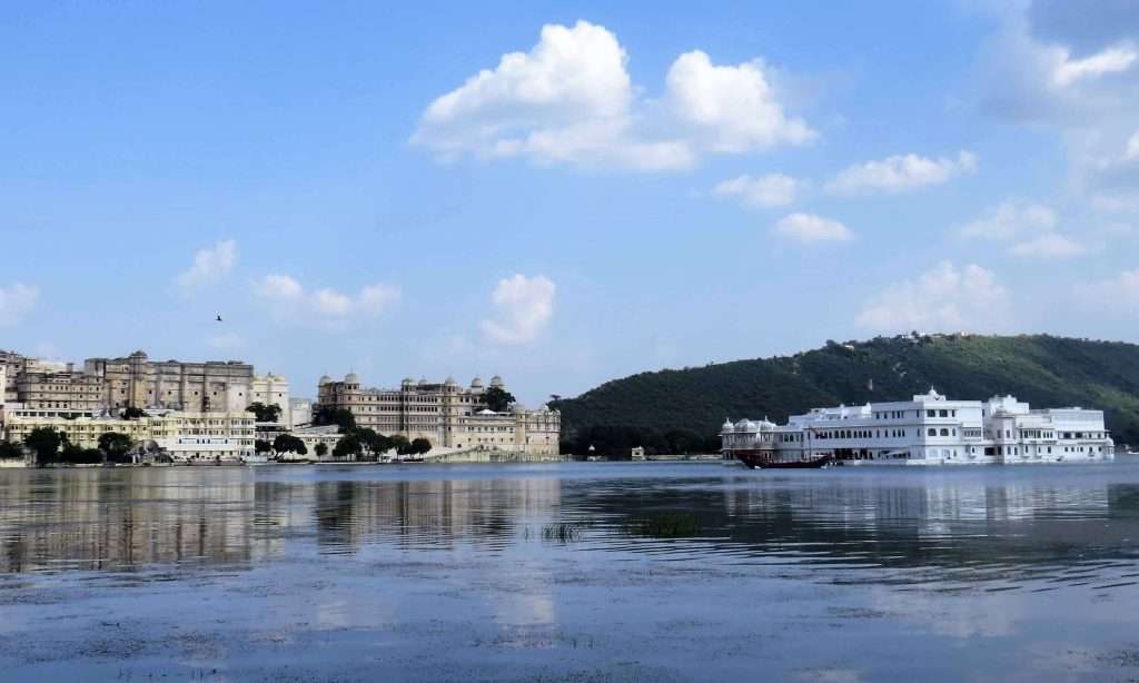 City Palace, Lake Palace, Lake Pichola, Udaipur, Rajasthan